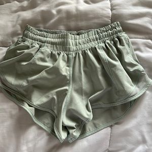 mint green size 2 lululemon shorts LOWRISE